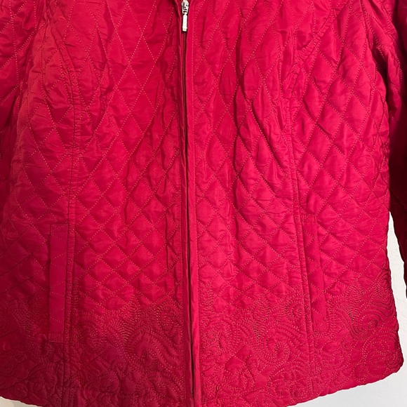 RQT Petite Red quilted lightweight Jacket SZ:PL frt zip embroidery Pockets EUC - Picture 3 of 12